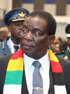 Preşedintele Zimbabwe promulgă o reformă constituţională prin care îi prelungeşte mandatul cu doi ani